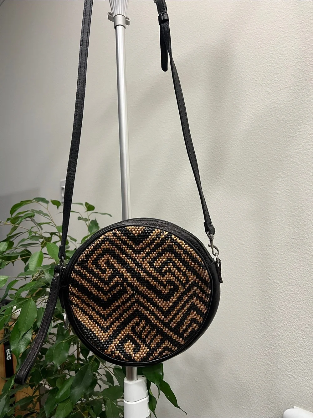 Patricia Nash Round Woven Crossbody Bag - Black & Tan